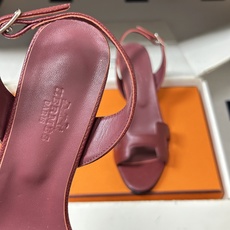顶级品质(配高档飞机盒✈️)Hermes 爱马仕🐎 Joy凉鞋系列 H家经典款 细跟后扣带凉鞋手掌纹H鞋 顶级品质(配高档飞机盒✈️)Hermes 爱马仕🐎 Joy凉鞋系列 H家经典款 细跟后扣带凉鞋手掌纹H鞋