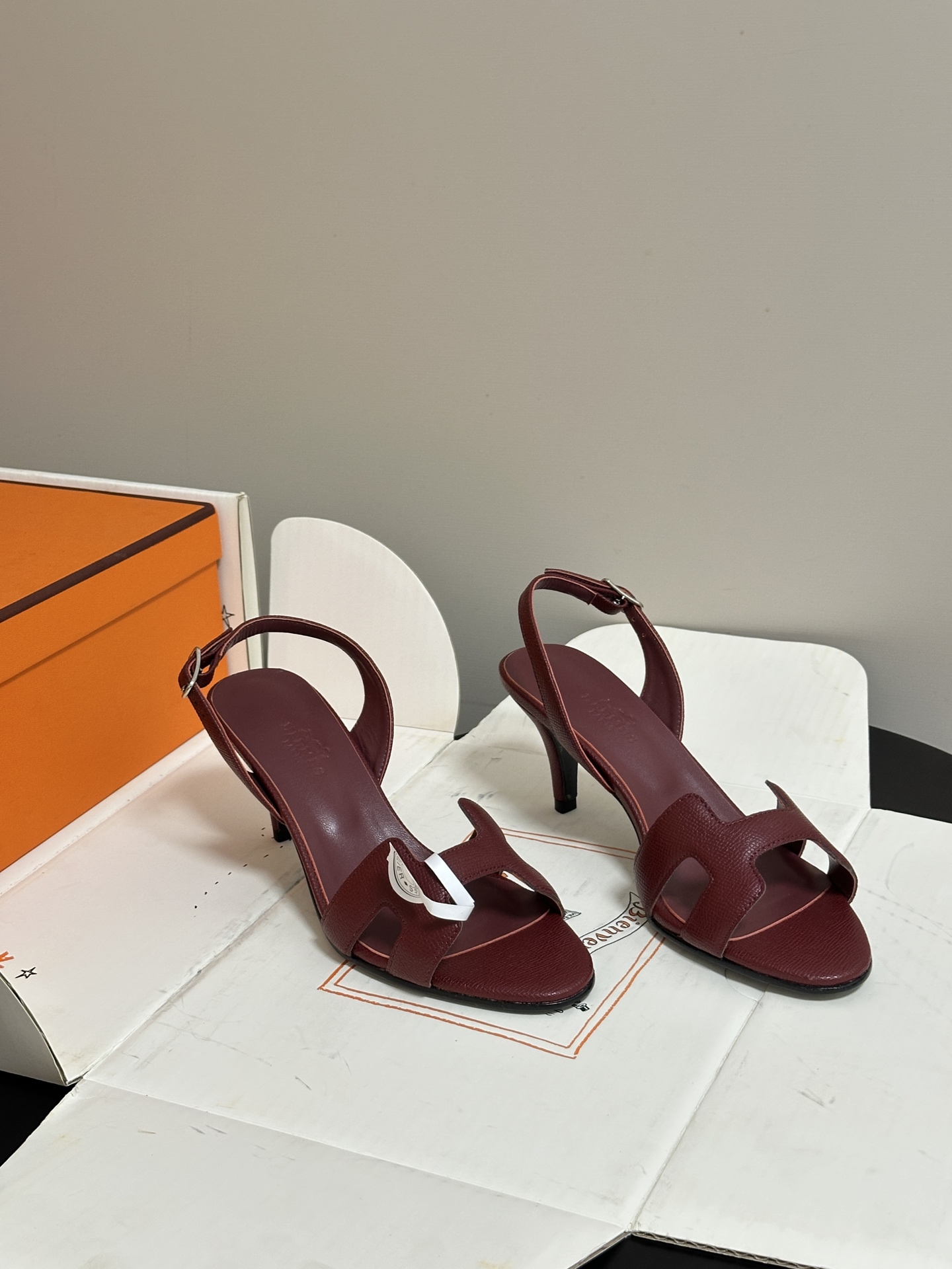 顶级品质（配高档飞机盒✈️）Hermes 爱马仕🐎 Joy凉鞋系列 H家经典款 细跟后扣带凉鞋手掌纹H鞋
