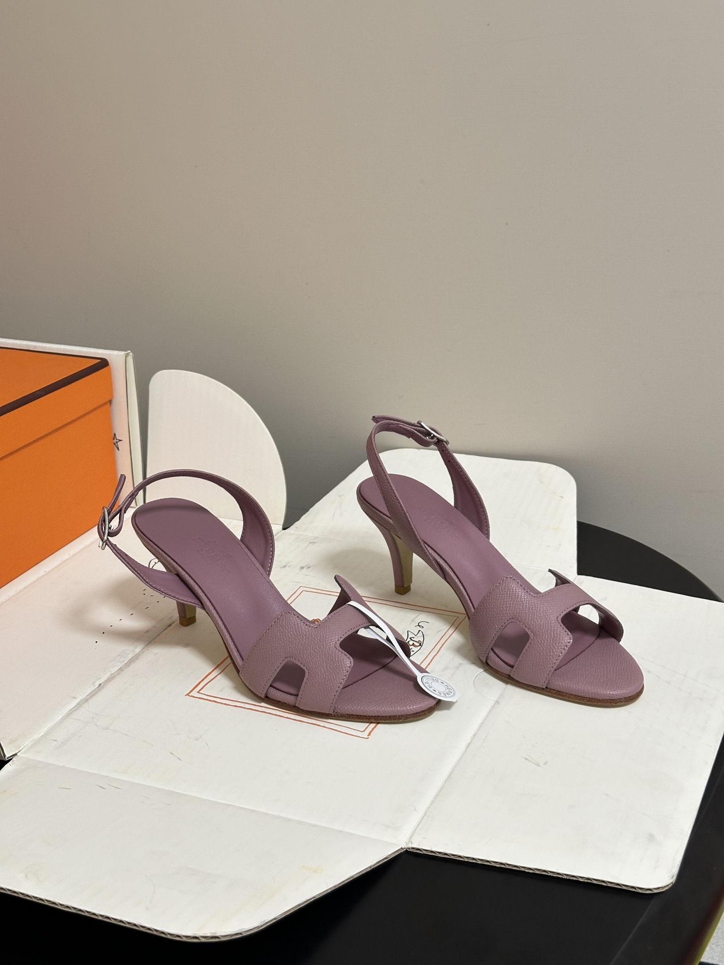 顶级品质（配高档飞机盒✈️）Hermes 爱马仕🐎 Joy凉鞋系列 H家经典款 细跟后扣带凉鞋手掌纹H鞋