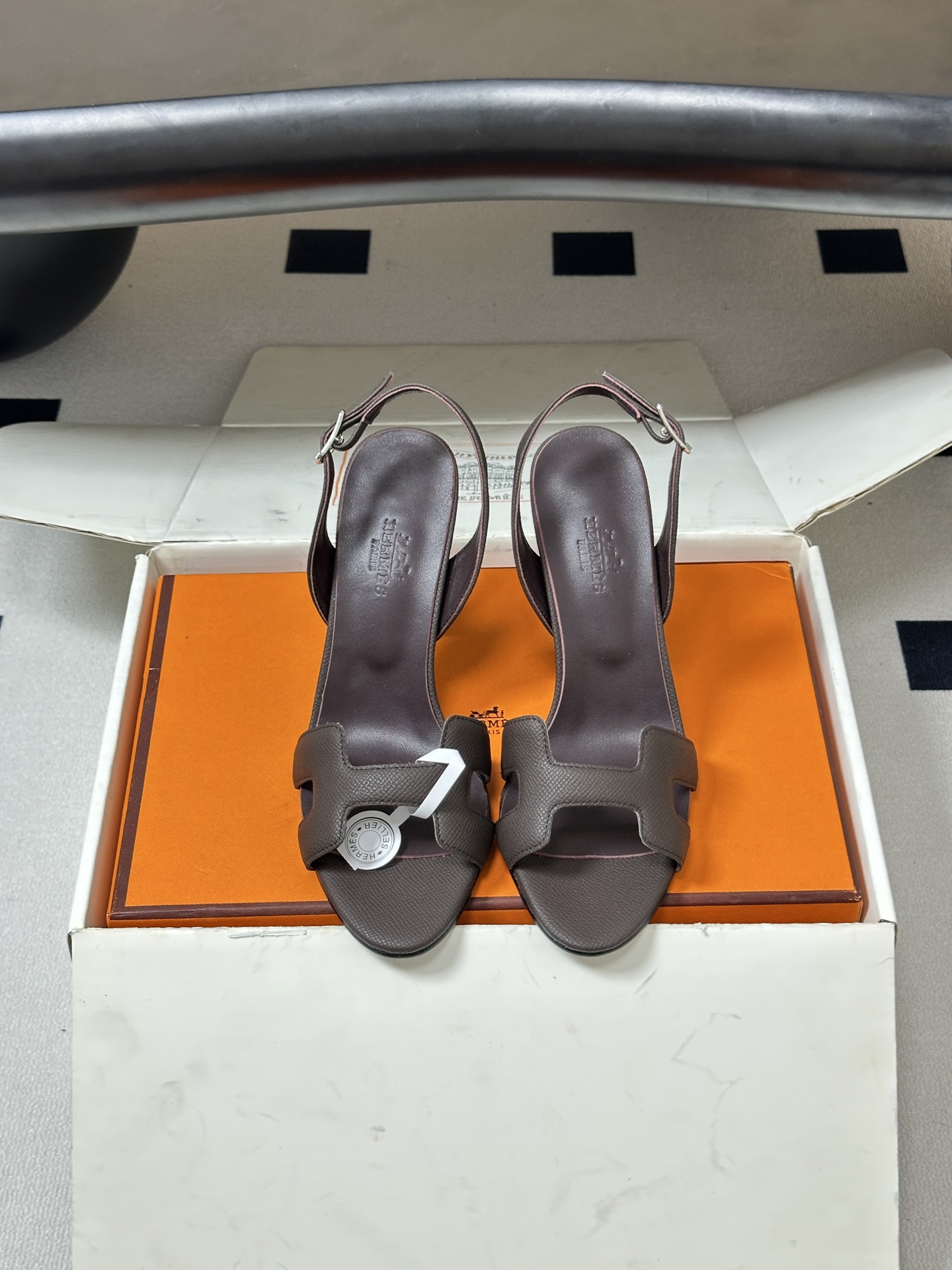 顶级品质（配高档飞机盒✈️）Hermes 爱马仕🐎 Joy凉鞋系列 H家经典款 细跟后扣带凉鞋手掌纹H鞋