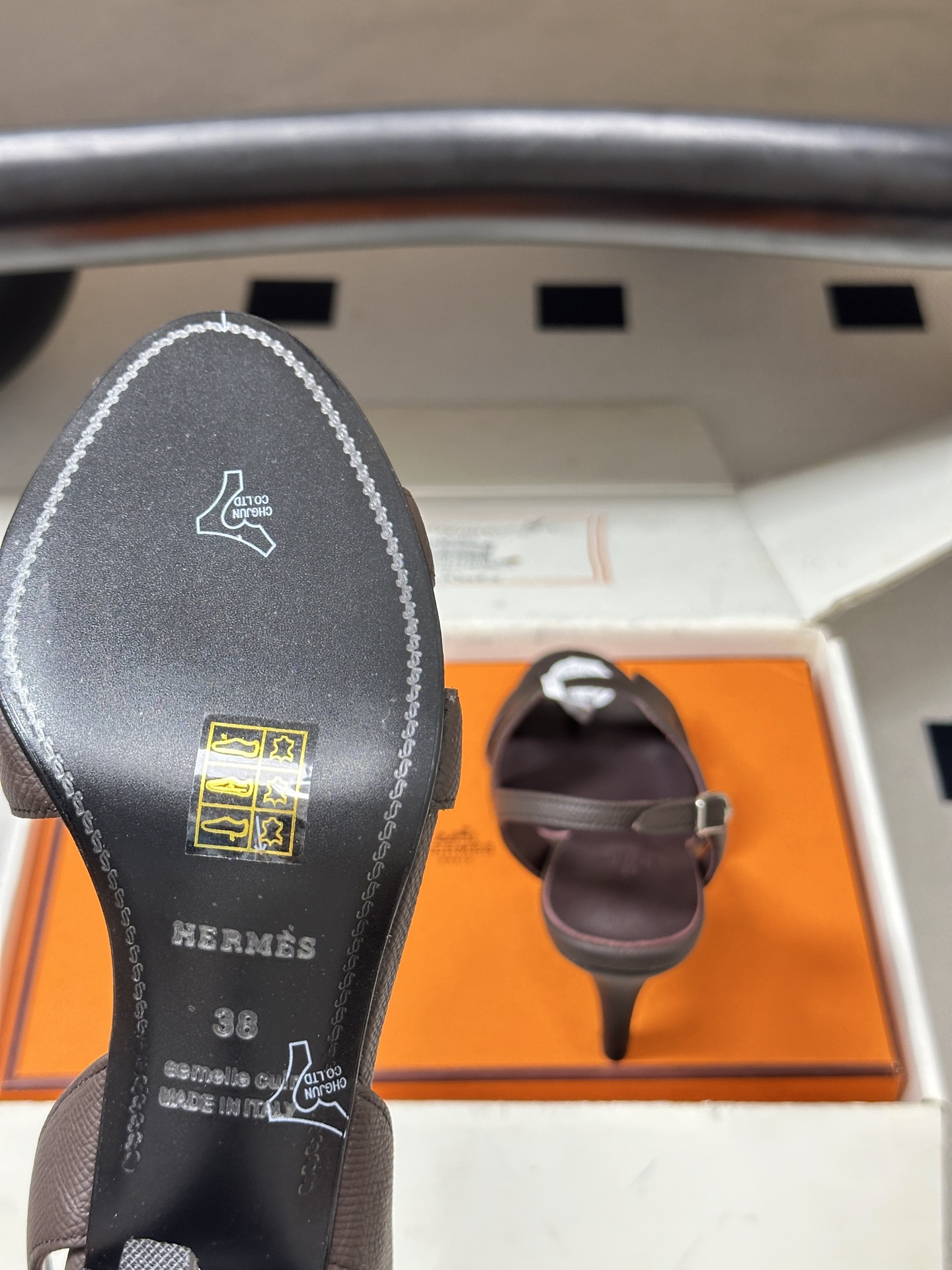 顶级品质（配高档飞机盒✈️）Hermes 爱马仕🐎 Joy凉鞋系列 H家经典款 细跟后扣带凉鞋手掌纹H鞋