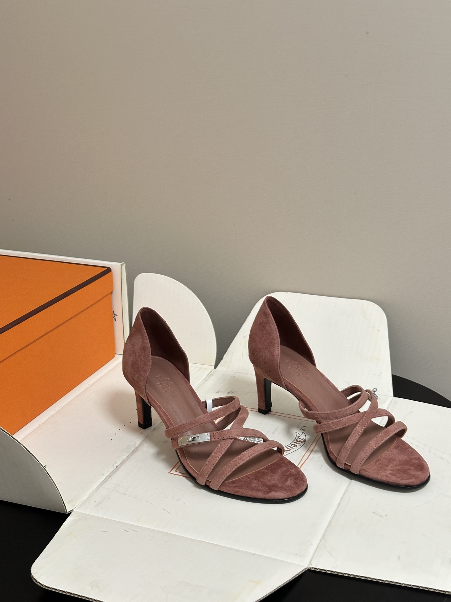 顶级品质（配高档飞机盒✈️）Hermes 爱马仕🐎 H家LiPstick 70凉鞋系列经典Kelly扣高