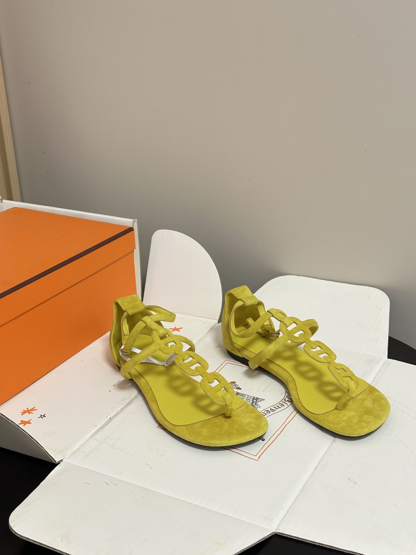 顶级品质（配高档飞机盒✈️）Hermes 爱马仕🐎 H家 2026ss春夏新款 Milos凉鞋系列经典猪