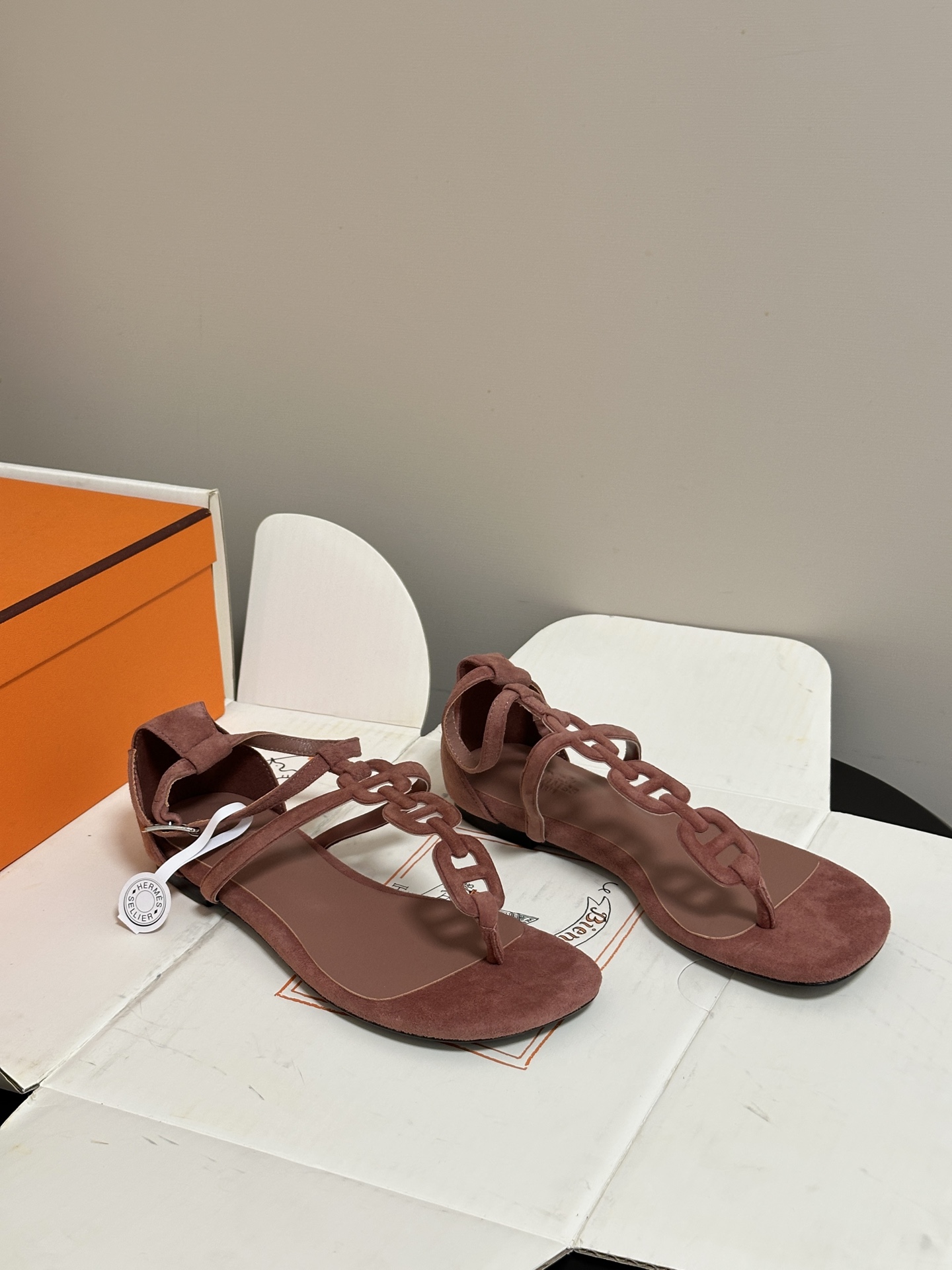 顶级品质（配高档飞机盒✈️）Hermes 爱马仕🐎 H家 2026ss春夏新款 Milos凉鞋系列经典猪