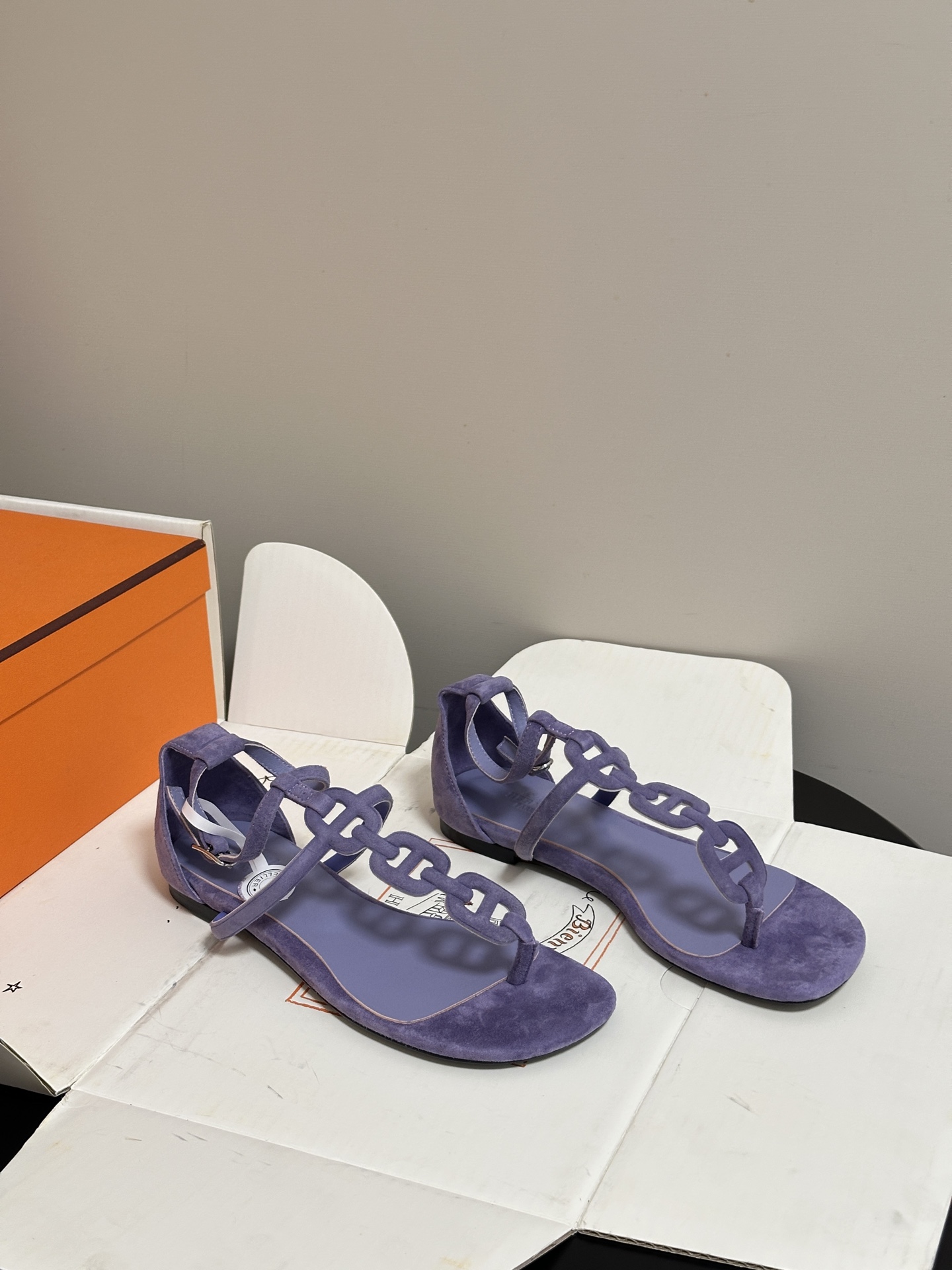 顶级品质（配高档飞机盒✈️）Hermes 爱马仕🐎 H家 2026ss春夏新款 Milos凉鞋系列经典猪