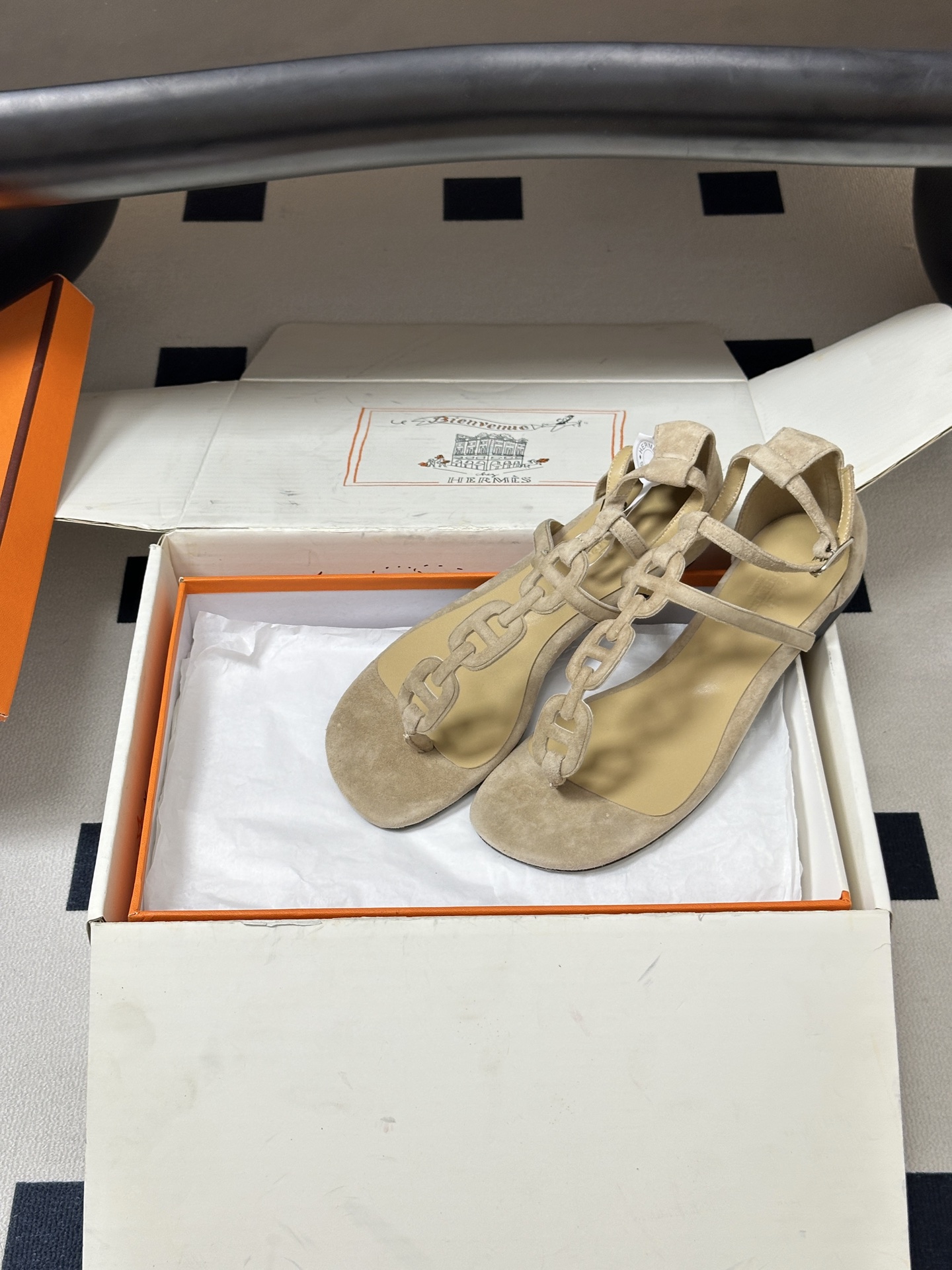 顶级品质（配高档飞机盒✈️）Hermes 爱马仕🐎 H家 2026ss春夏新款 Milos凉鞋系列经典猪