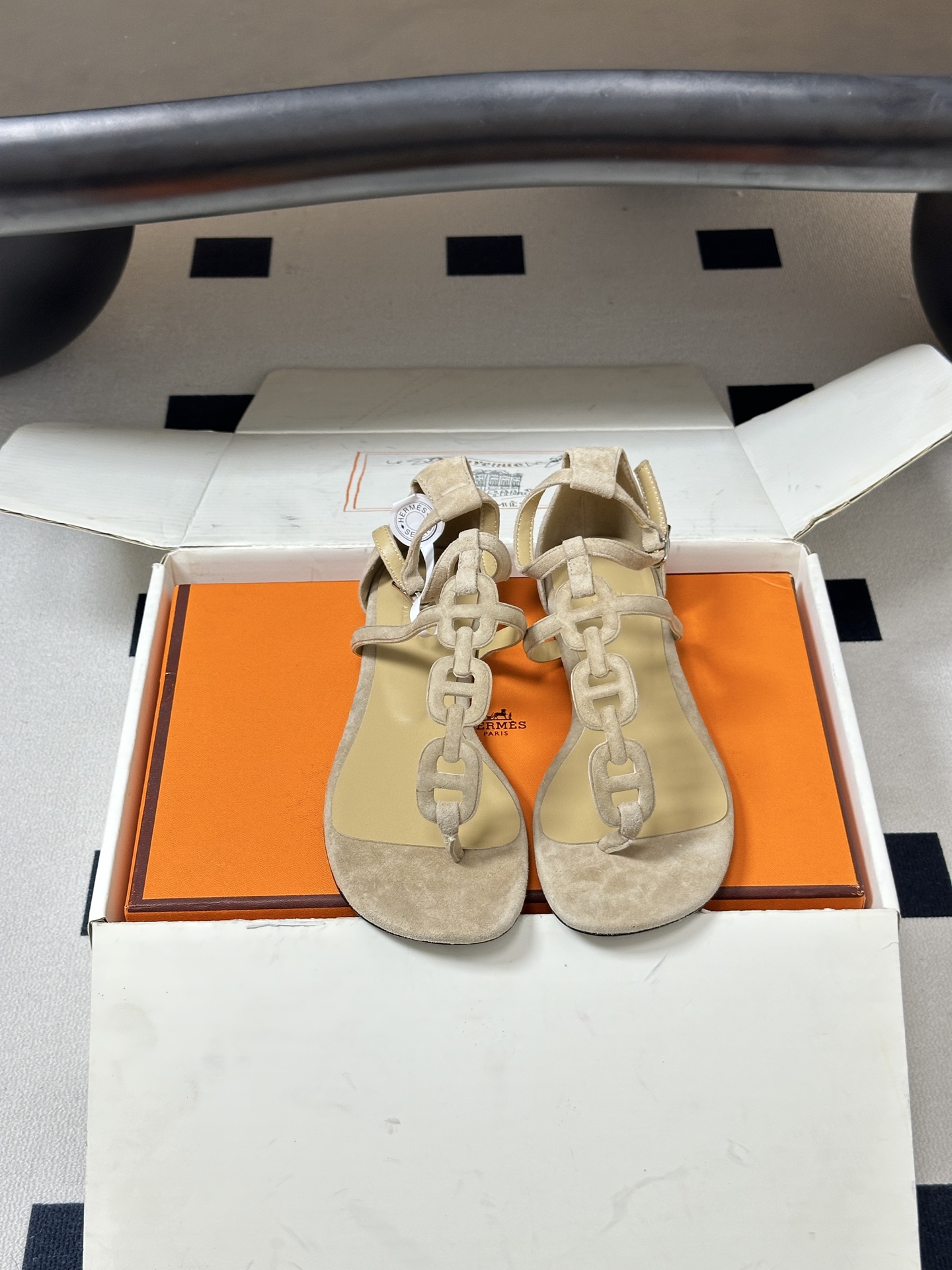 顶级品质（配高档飞机盒✈️）Hermes 爱马仕🐎 H家 2026ss春夏新款 Milos凉鞋系列经典猪