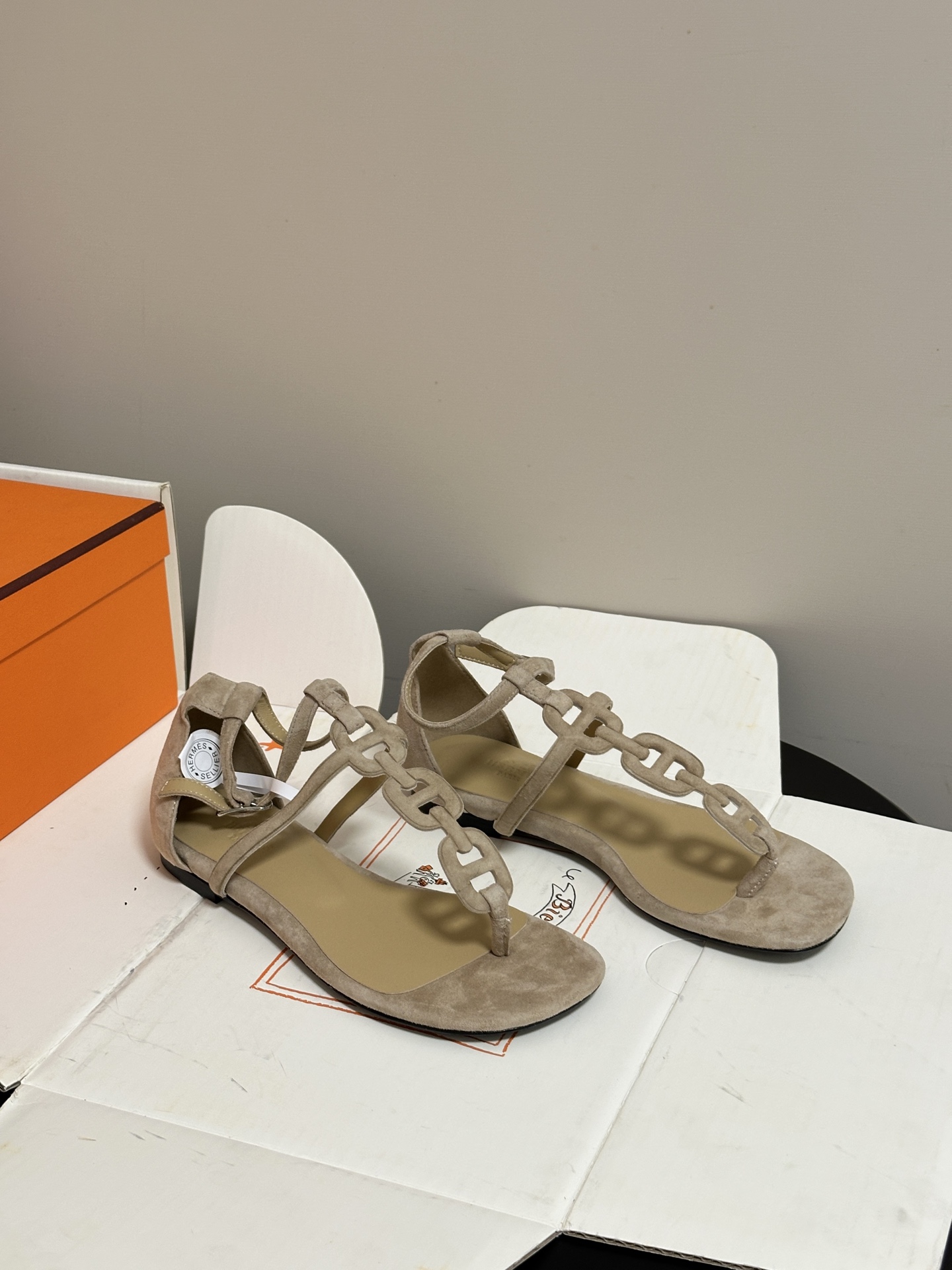顶级品质（配高档飞机盒✈️）Hermes 爱马仕🐎 H家 2026ss春夏新款 Milos凉鞋系列经典猪