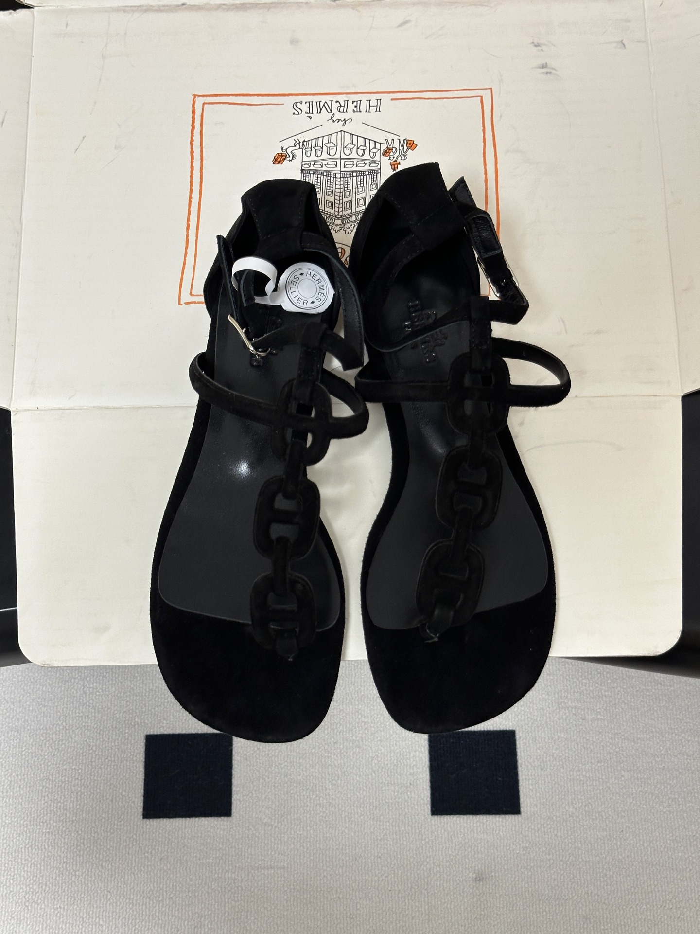 顶级品质（配高档飞机盒✈️）Hermes 爱马仕🐎 H家 2026ss春夏新款 Milos凉鞋系列经典猪