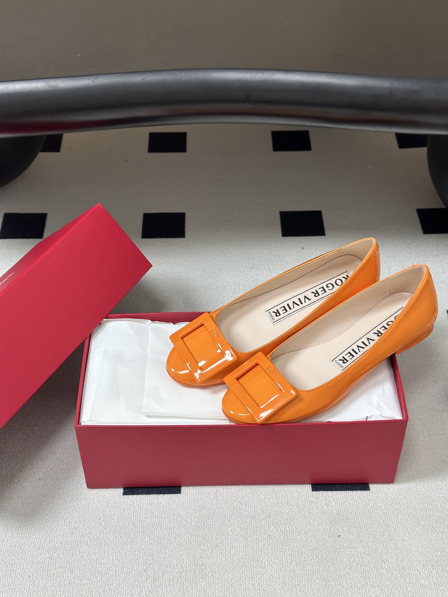 顶级品质2026早春新款 Roger vivier 罗杰维维亚 RV U Look漆皮芭蕾舞鞋圆头经典方 顶级品质2026早春新款 Roger vivier 罗杰维维亚 RV U Look漆皮芭蕾舞鞋圆头经典方
