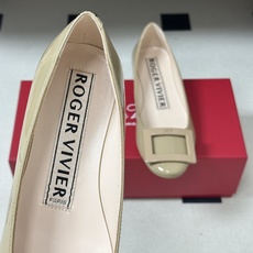 顶级品质2026早春新款 Roger vivier 罗杰维维亚 RV U Look漆皮芭蕾舞鞋圆头经典方 顶级品质2026早春新款 Roger vivier 罗杰维维亚 RV U Look漆皮芭蕾舞鞋圆头经典方