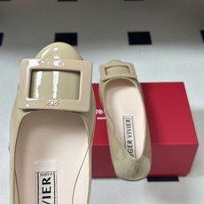 顶级品质2026早春新款 Roger vivier 罗杰维维亚 RV U Look漆皮芭蕾舞鞋圆头经典方 顶级品质2026早春新款 Roger vivier 罗杰维维亚 RV U Look漆皮芭蕾舞鞋圆头经典方