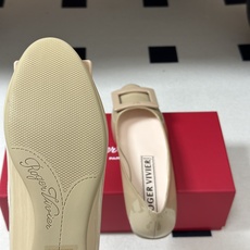 顶级品质2026早春新款 Roger vivier 罗杰维维亚 RV U Look漆皮芭蕾舞鞋圆头经典方 顶级品质2026早春新款 Roger vivier 罗杰维维亚 RV U Look漆皮芭蕾舞鞋圆头经典方