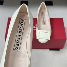 顶级品质2026早春新款 Roger vivier 罗杰维维亚 RV U Look漆皮芭蕾舞鞋圆头经典方 顶级品质2026早春新款 Roger vivier 罗杰维维亚 RV U Look漆皮芭蕾舞鞋圆头经典方