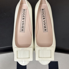 顶级品质2026早春新款 Roger vivier 罗杰维维亚 RV U Look漆皮芭蕾舞鞋圆头经典方 顶级品质2026早春新款 Roger vivier 罗杰维维亚 RV U Look漆皮芭蕾舞鞋圆头经典方