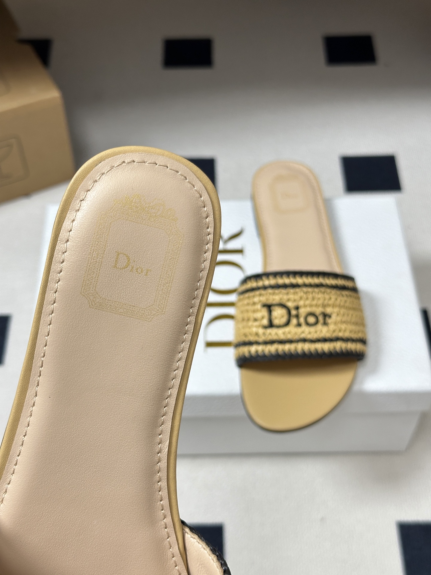 26ss春夏新款Dior 迪奥 Dioriviera Woven凉拖鞋 CD字母刺绣粗跟凉拖鞋 拉菲草编