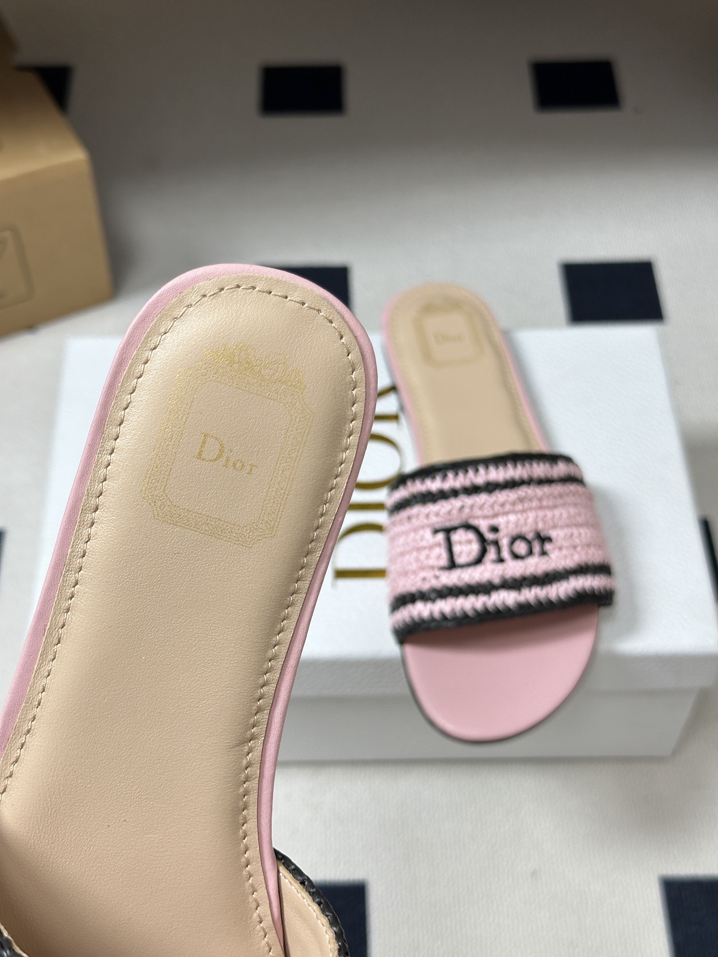 26ss春夏新款Dior 迪奥 Dioriviera Woven凉拖鞋 CD字母刺绣粗跟凉拖鞋 拉菲草编
