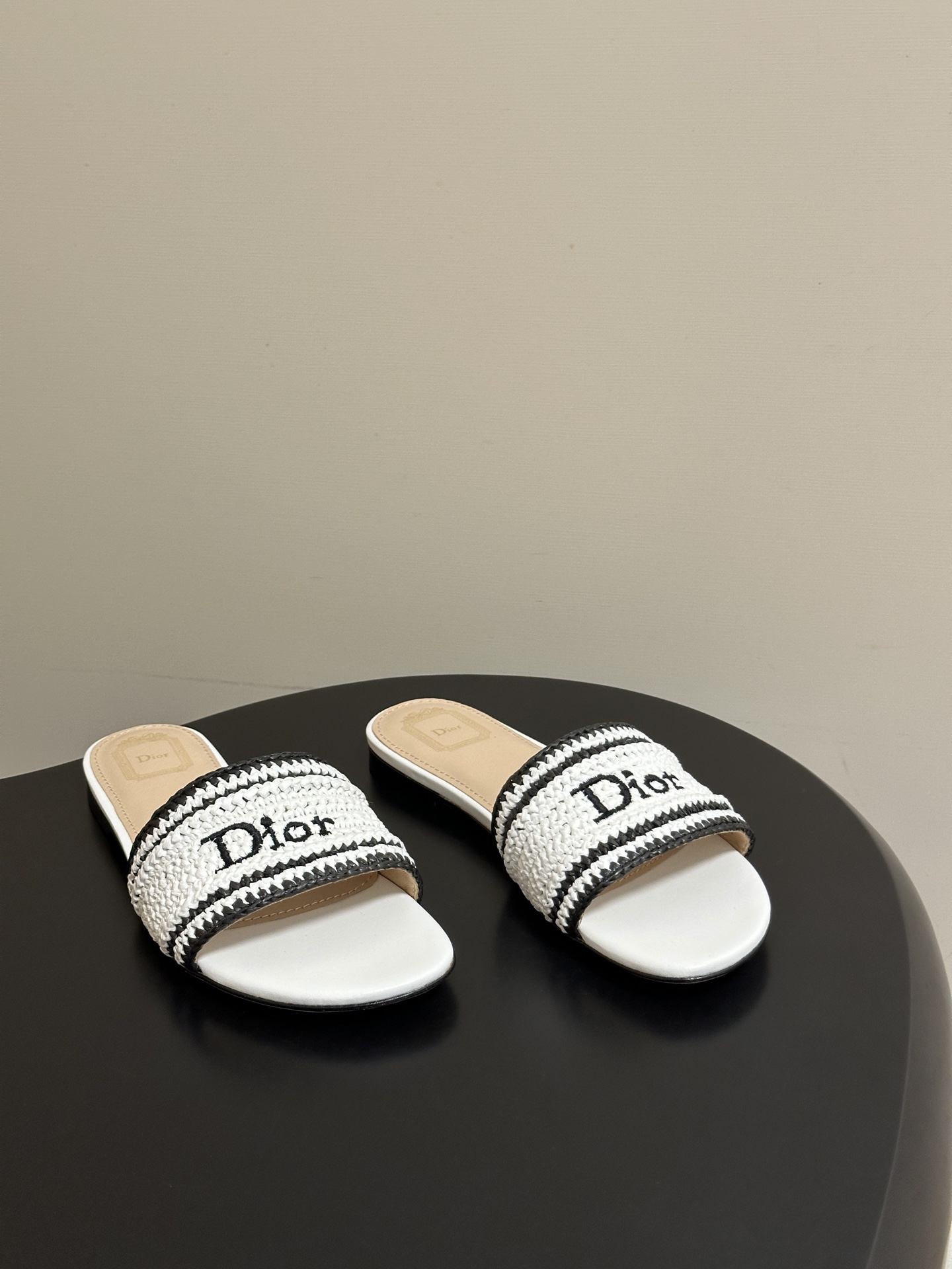 26ss春夏新款Dior 迪奥 Dioriviera Woven凉拖鞋 CD字母刺绣粗跟凉拖鞋 拉菲草编