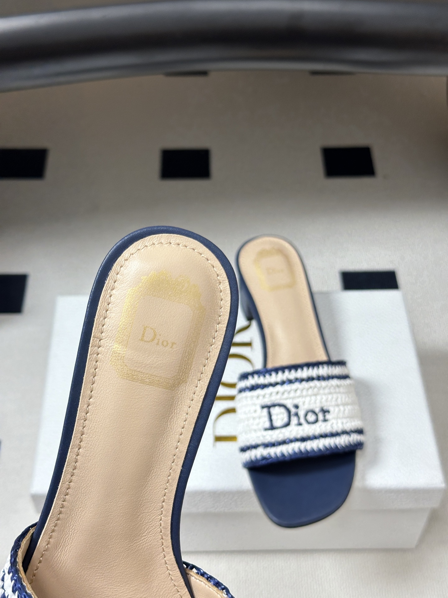 26ss春夏新款Dior 迪奥 Dioriviera Woven凉拖鞋 CD字母刺绣粗跟凉拖鞋 拉菲草编