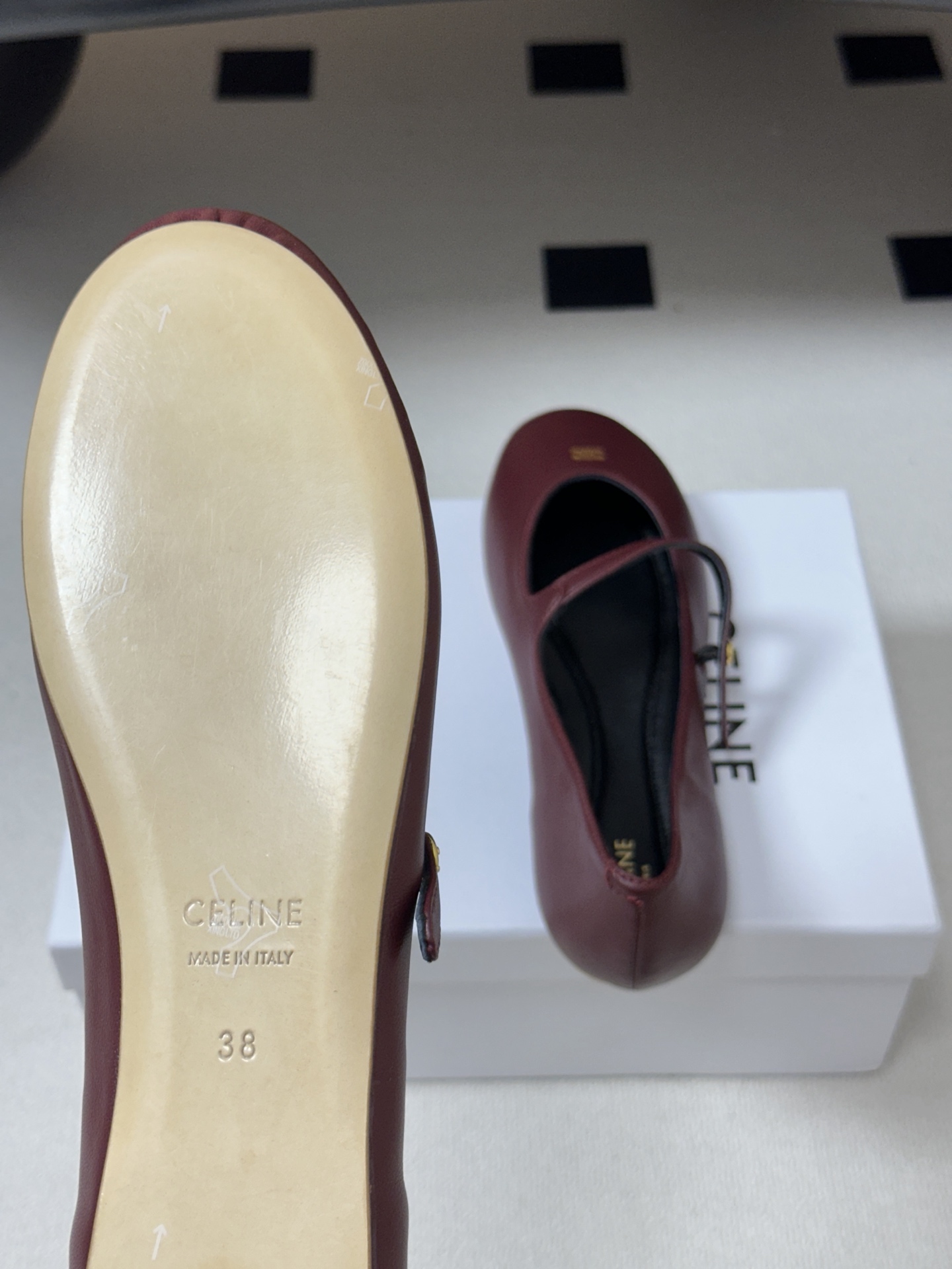 26Fw春夏新款CELINE 赛琳 思琳经典凯旋门一字带玛丽珍鞋平底芭蕾舞鞋单鞋经典玛丽珍鞋型的现代演绎 26Fw春夏新款CELINE 赛琳 思琳经典凯旋门一字带玛丽珍鞋平底芭蕾舞鞋单鞋经典玛丽珍鞋型的现代演绎