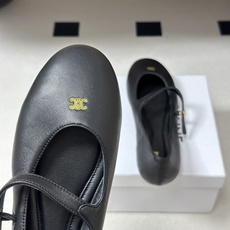 26Fw春夏新款CELINE 赛琳 思琳经典凯旋门一字带玛丽珍鞋平底芭蕾舞鞋单鞋经典玛丽珍鞋型的现代演绎 26Fw春夏新款CELINE 赛琳 思琳经典凯旋门一字带玛丽珍鞋平底芭蕾舞鞋单鞋经典玛丽珍鞋型的现代演绎
