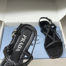 顶级品质(配高档飞机盒✈️)26ss夏季新款Prada普拉达 编织细带平底凉鞋经典三角标搭扣凉拖鞋极简风 顶级品质(配高档飞机盒✈️)26ss夏季新款Prada普拉达 编织细带平底凉鞋经典三角标搭扣凉拖鞋极简风
