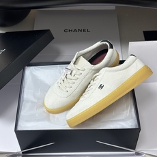 莞产(配高档飞机盒✈️)Chanel 小香 26P 麂皮绒面德训鞋 经典双C侧标休闲鞋系带运动鞋简约的配 莞产(配高档飞机盒✈️)Chanel 小香 26P 麂皮绒面德训鞋 经典双C侧标休闲鞋系带运动鞋简约的配