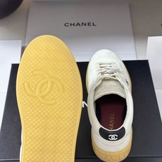 莞产(配高档飞机盒✈️)Chanel 小香 26P 麂皮绒面德训鞋 经典双C侧标休闲鞋系带运动鞋简约的配 莞产(配高档飞机盒✈️)Chanel 小香 26P 麂皮绒面德训鞋 经典双C侧标休闲鞋系带运动鞋简约的配