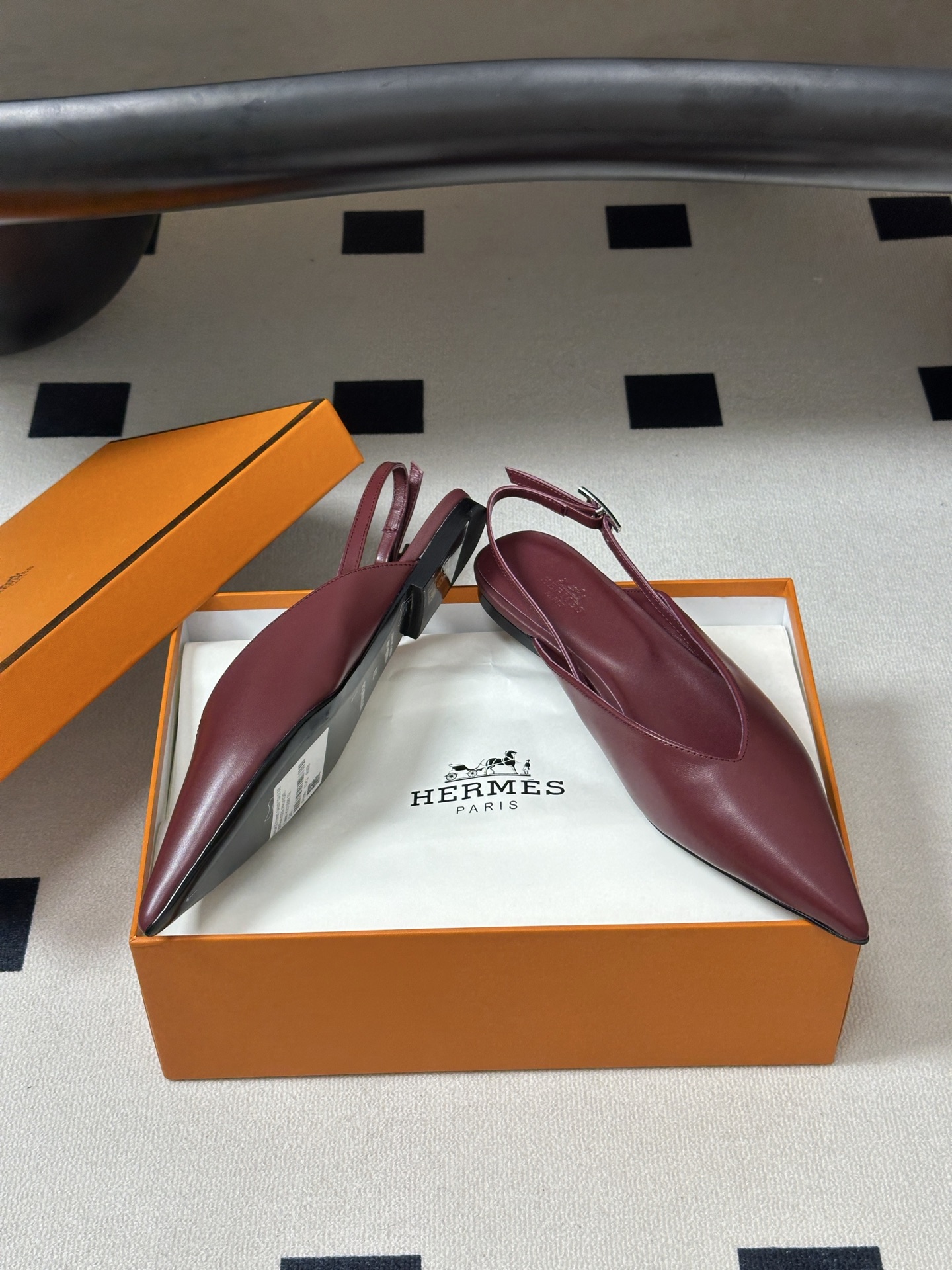Hermes 爱马仕🐎 2026春夏新款 H家 Nicole露跟凉鞋系列尖头Kelly扣高跟凉鞋 小猫跟 Hermes 爱马仕🐎 2026春夏新款 H家 Nicole露跟凉鞋系列尖头Kelly扣高跟凉鞋 小猫跟