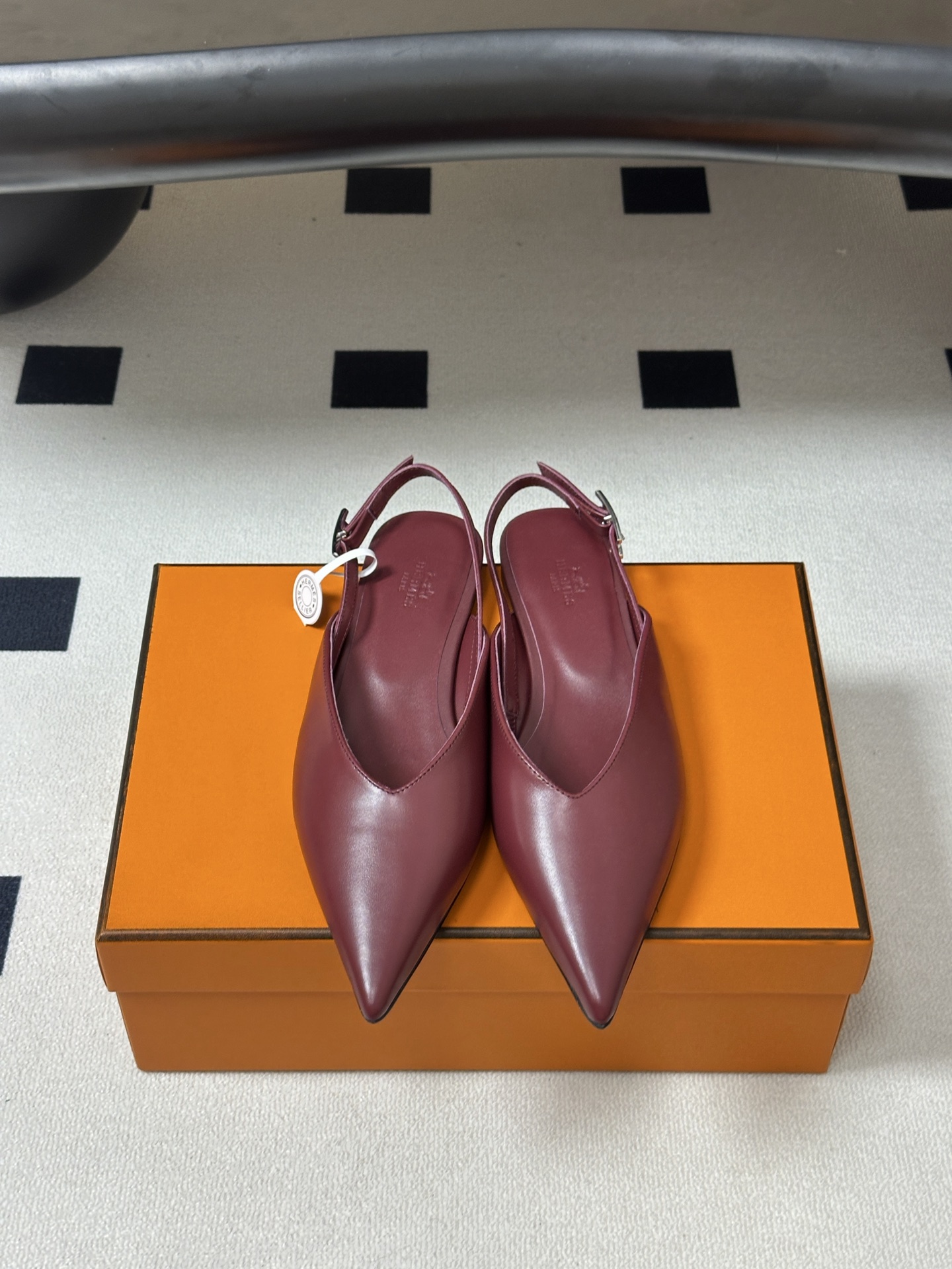 Hermes 爱马仕🐎 2026春夏新款 H家 Nicole露跟凉鞋系列尖头Kelly扣高跟凉鞋 小猫跟 Hermes 爱马仕🐎 2026春夏新款 H家 Nicole露跟凉鞋系列尖头Kelly扣高跟凉鞋 小猫跟