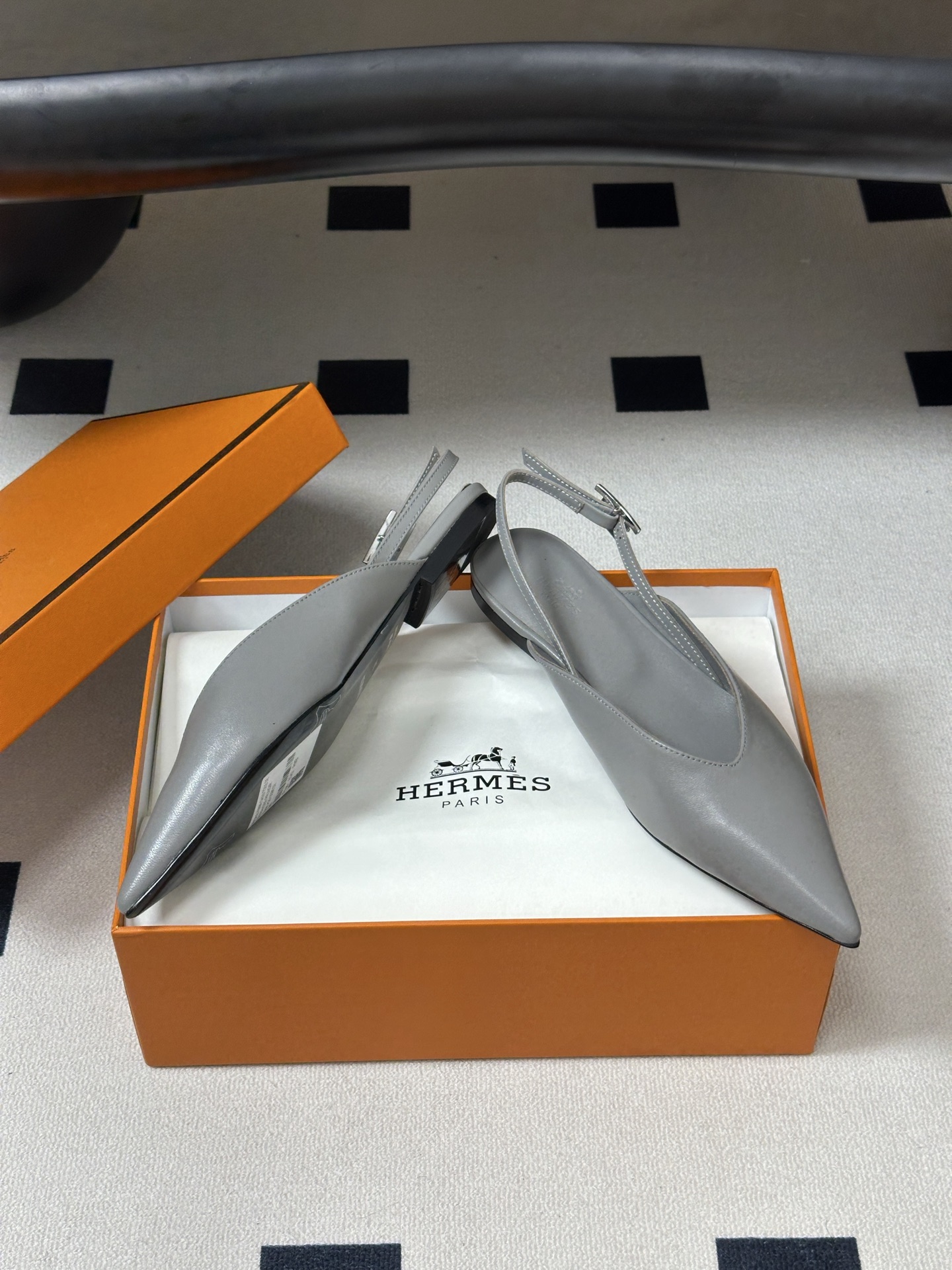 Hermes 爱马仕🐎 2026春夏新款 H家 Nicole露跟凉鞋系列尖头Kelly扣高跟凉鞋 小猫跟