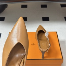Hermes 爱马仕🐎 2026春夏新款 H家 Nicoletta70露跟凉鞋系列尖头Kelly扣高跟凉 Hermes 爱马仕🐎 2026春夏新款 H家 Nicoletta70露跟凉鞋系列尖头Kelly扣高跟凉