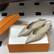 Hermes 爱马仕🐎 2026春夏新款 H家 Nicole露跟凉鞋系列尖头Kelly扣高跟凉鞋 小猫跟 Hermes 爱马仕🐎 2026春夏新款 H家 Nicole露跟凉鞋系列尖头Kelly扣高跟凉鞋 小猫跟
