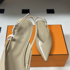 Hermes 爱马仕🐎 2026春夏新款 H家 Nicole露跟凉鞋系列尖头Kelly扣高跟凉鞋 小猫跟 Hermes 爱马仕🐎 2026春夏新款 H家 Nicole露跟凉鞋系列尖头Kelly扣高跟凉鞋 小猫跟