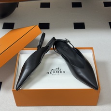 Hermes 爱马仕🐎 2026春夏新款 H家 Nicole露跟凉鞋系列尖头Kelly扣高跟凉鞋 小猫跟 Hermes 爱马仕🐎 2026春夏新款 H家 Nicole露跟凉鞋系列尖头Kelly扣高跟凉鞋 小猫跟