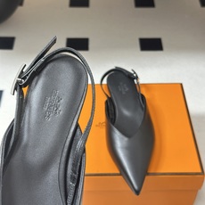 Hermes 爱马仕🐎 2026春夏新款 H家 Nicole露跟凉鞋系列尖头Kelly扣高跟凉鞋 小猫跟 Hermes 爱马仕🐎 2026春夏新款 H家 Nicole露跟凉鞋系列尖头Kelly扣高跟凉鞋 小猫跟