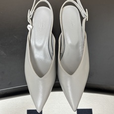 Hermes 爱马仕🐎 2026春夏新款 H家 Nicoletta40露跟凉鞋系列尖头Kelly扣高跟凉 Hermes 爱马仕🐎 2026春夏新款 H家 Nicoletta40露跟凉鞋系列尖头Kelly扣高跟凉