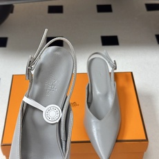Hermes 爱马仕🐎 2026春夏新款 H家 Nicoletta40露跟凉鞋系列尖头Kelly扣高跟凉 Hermes 爱马仕🐎 2026春夏新款 H家 Nicoletta40露跟凉鞋系列尖头Kelly扣高跟凉