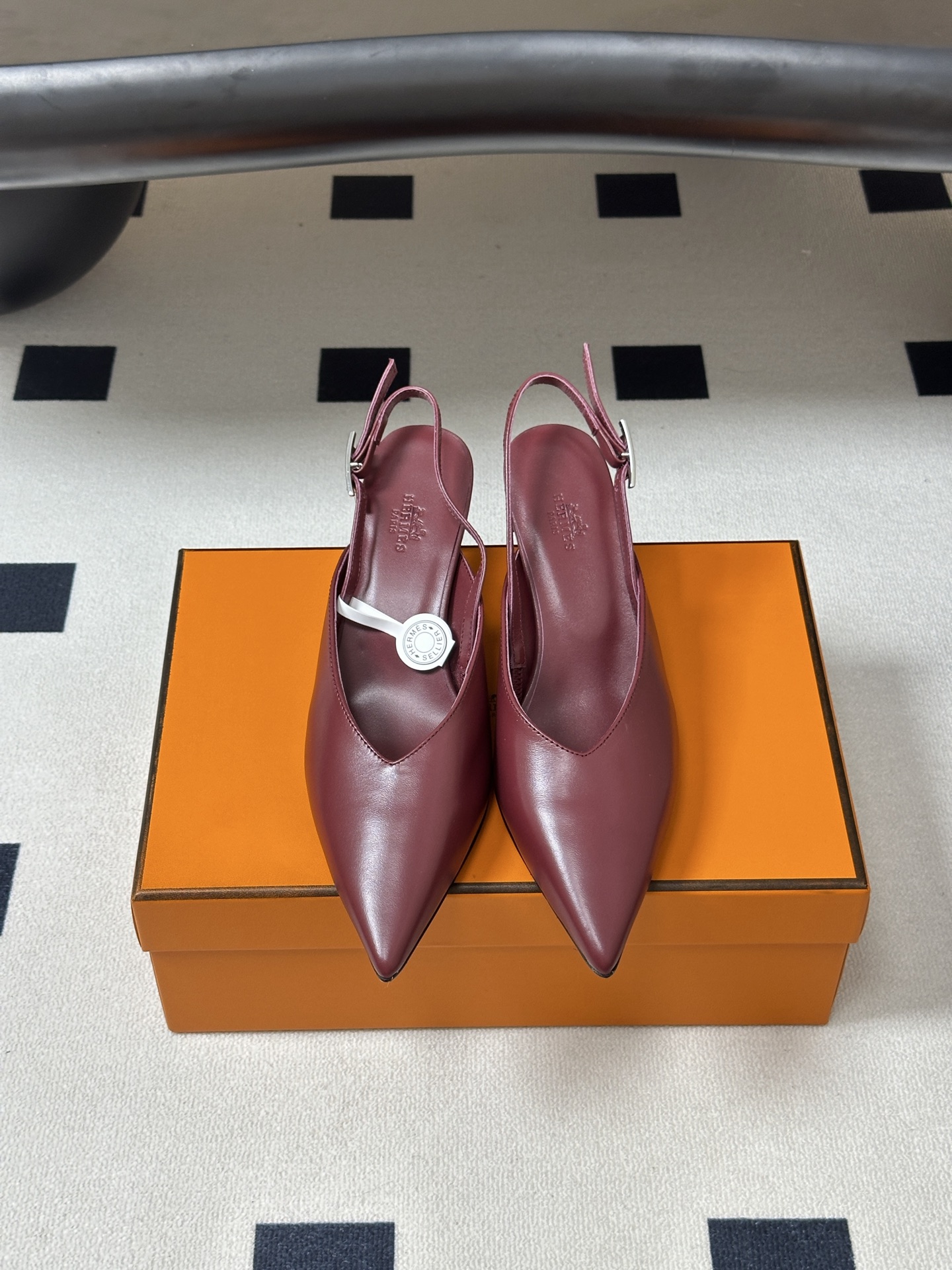Hermes 爱马仕🐎 2026春夏新款 H家 Nicoletta70露跟凉鞋系列尖头Kelly扣高跟凉 Hermes 爱马仕🐎 2026春夏新款 H家 Nicoletta70露跟凉鞋系列尖头Kelly扣高跟凉