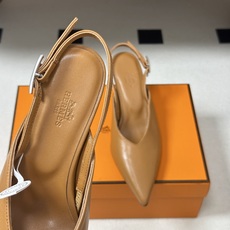 Hermes 爱马仕🐎 2026春夏新款 H家 Nicoletta70露跟凉鞋系列尖头Kelly扣高跟凉 Hermes 爱马仕🐎 2026春夏新款 H家 Nicoletta70露跟凉鞋系列尖头Kelly扣高跟凉