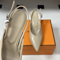 Hermes 爱马仕🐎 2026春夏新款 H家 Nicoletta70露跟凉鞋系列尖头Kelly扣高跟凉 Hermes 爱马仕🐎 2026春夏新款 H家 Nicoletta70露跟凉鞋系列尖头Kelly扣高跟凉