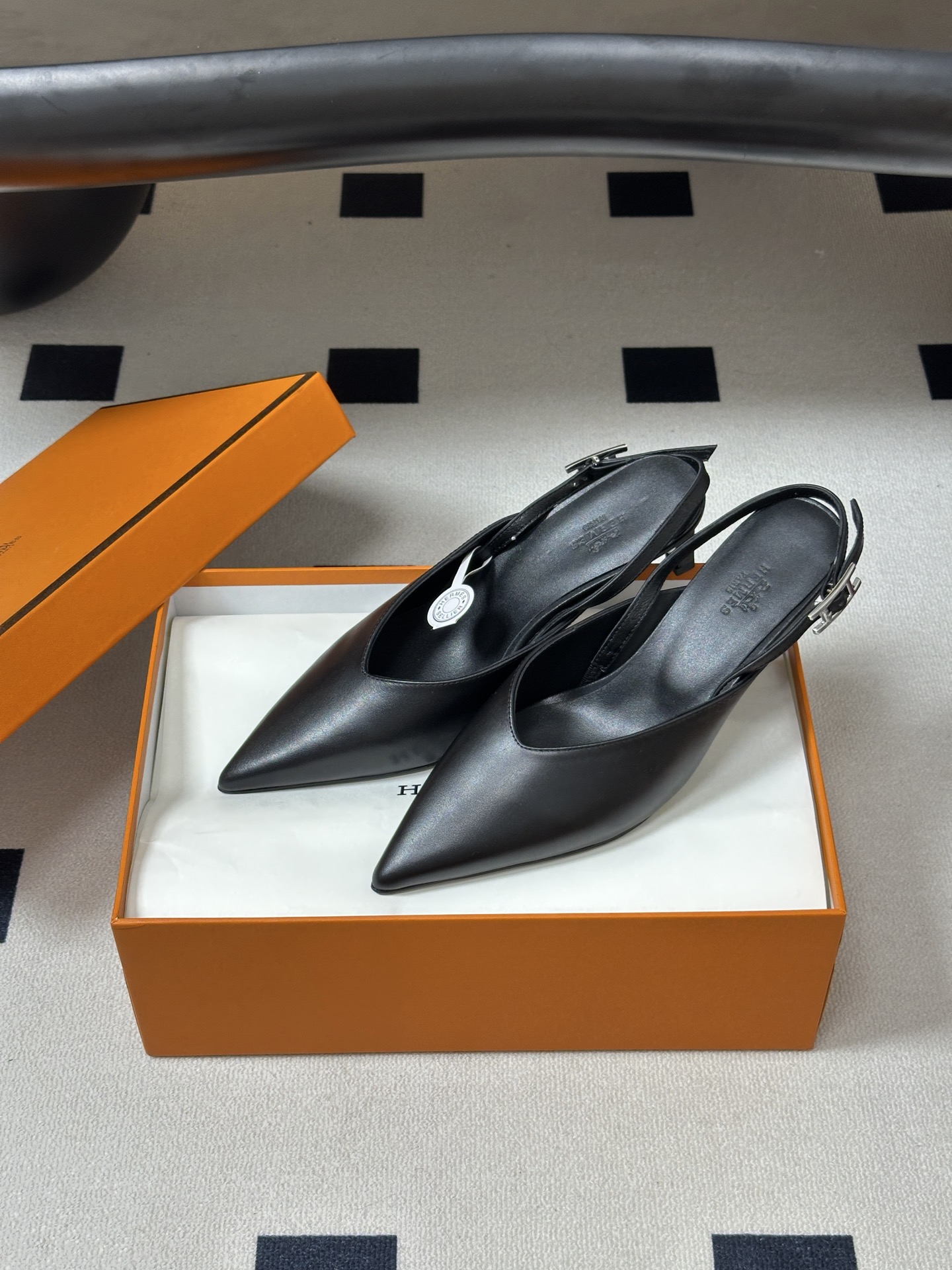 Hermes 爱马仕🐎 2026春夏新款 H家 Nicoletta70露跟凉鞋系列尖头Kelly扣高跟凉 Hermes 爱马仕🐎 2026春夏新款 H家 Nicoletta70露跟凉鞋系列尖头Kelly扣高跟凉