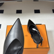 Hermes 爱马仕🐎 2026春夏新款 H家 Nicoletta70露跟凉鞋系列尖头Kelly扣高跟凉 Hermes 爱马仕🐎 2026春夏新款 H家 Nicoletta70露跟凉鞋系列尖头Kelly扣高跟凉