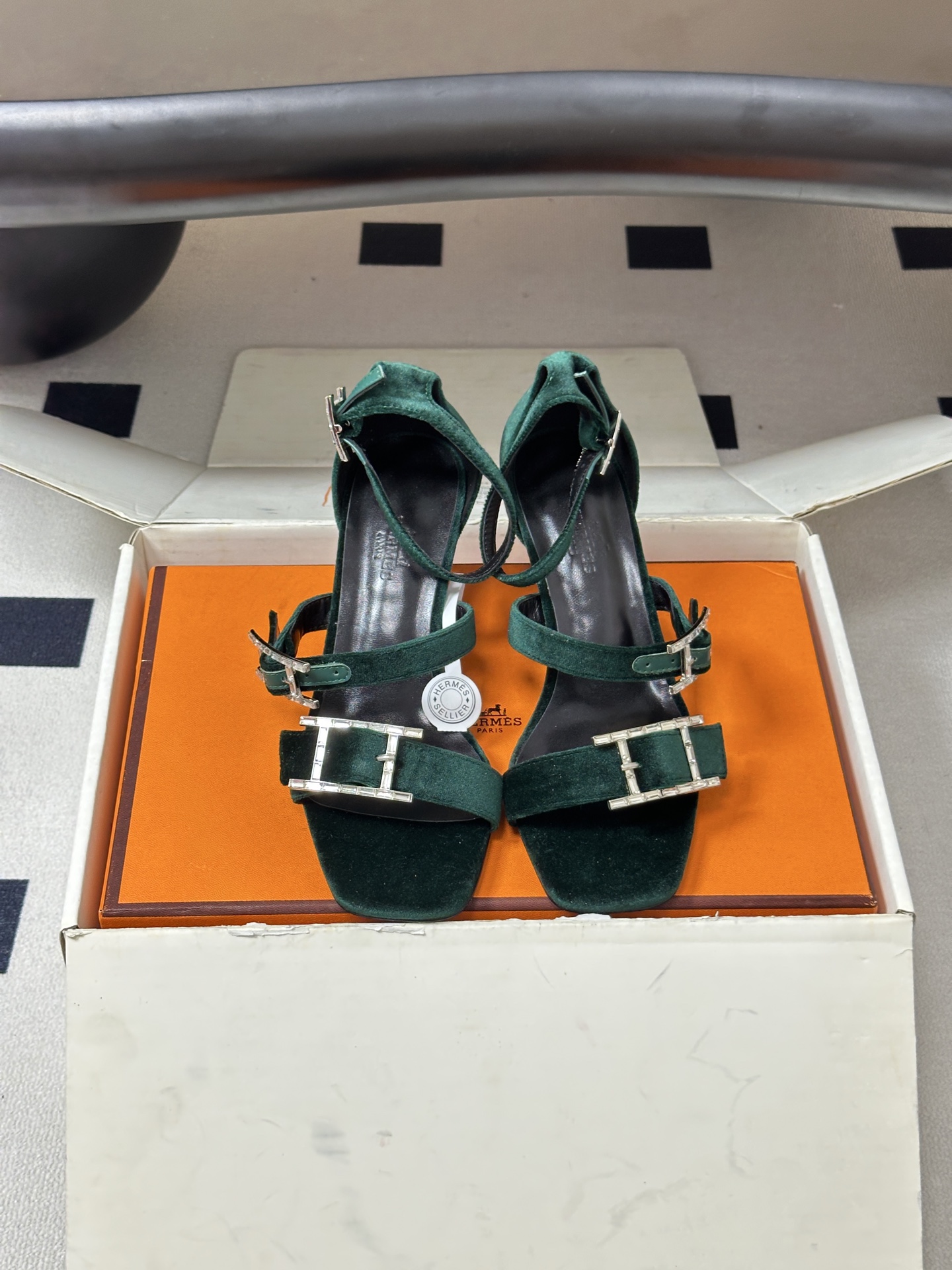 顶级品质（配高档飞机盒✈️）Hermes 爱马仕🐎 H家 2026 春夏新款 Liv凉鞋系列经典Kell