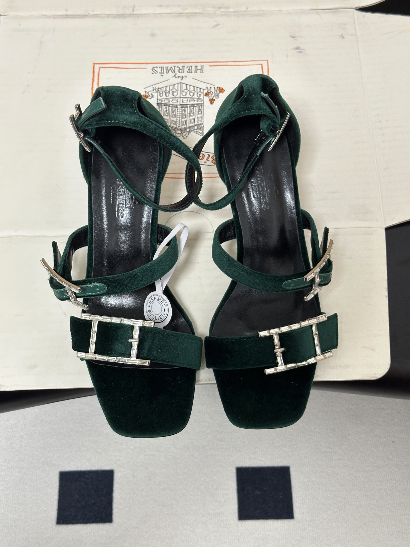 顶级品质（配高档飞机盒✈️）Hermes 爱马仕🐎 H家 2026 春夏新款 Liv凉鞋系列经典Kell