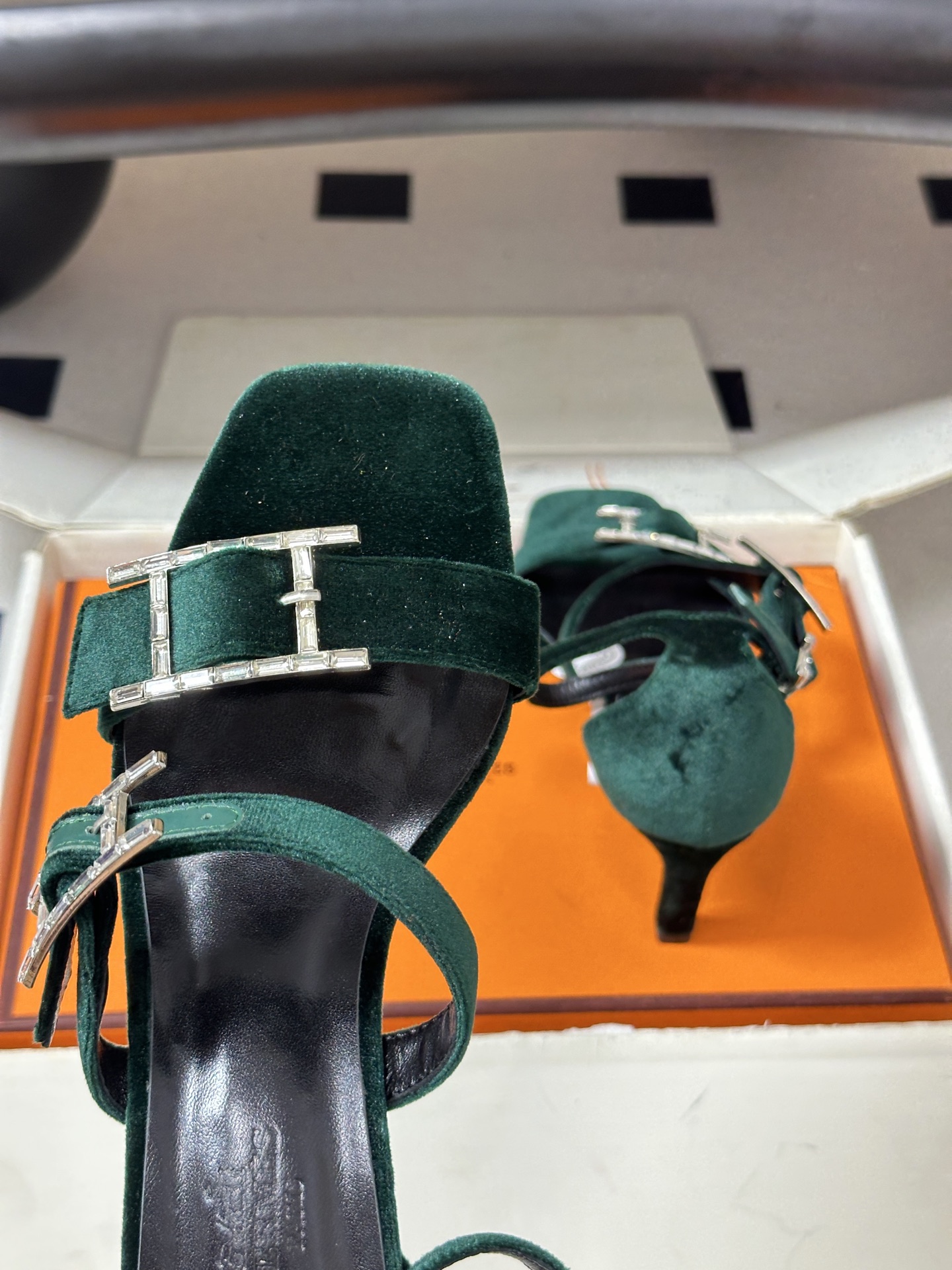 顶级品质（配高档飞机盒✈️）Hermes 爱马仕🐎 H家 2026 春夏新款 Liv凉鞋系列经典Kell