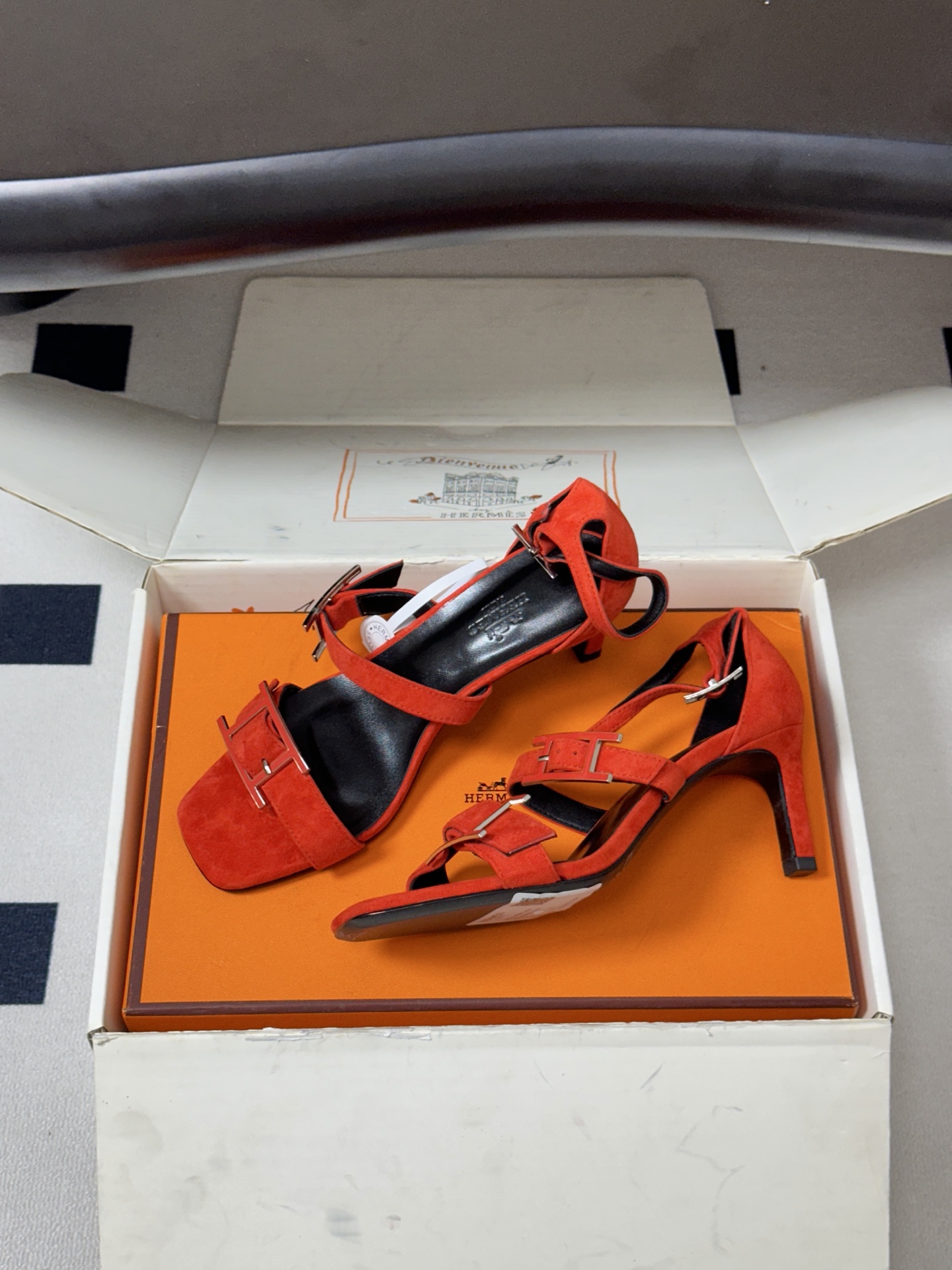 顶级品质(配高档飞机盒✈️)Hermes 爱马仕🐎 H家 2026 春夏新款 Liv凉鞋系列经典Kell 顶级品质(配高档飞机盒✈️)Hermes 爱马仕🐎 H家 2026 春夏新款 Liv凉鞋系列经典Kell