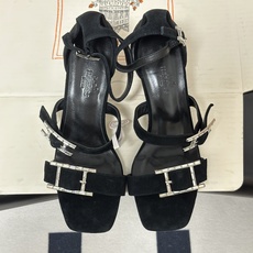顶级品质(配高档飞机盒✈️)Hermes 爱马仕🐎 H家 2026 春夏新款 Liv凉鞋系列经典Kell 顶级品质(配高档飞机盒✈️)Hermes 爱马仕🐎 H家 2026 春夏新款 Liv凉鞋系列经典Kell
