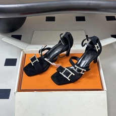 顶级品质(配高档飞机盒✈️)Hermes 爱马仕🐎 H家 2026 春夏新款 Liv凉鞋系列经典Kell 顶级品质(配高档飞机盒✈️)Hermes 爱马仕🐎 H家 2026 春夏新款 Liv凉鞋系列经典Kell