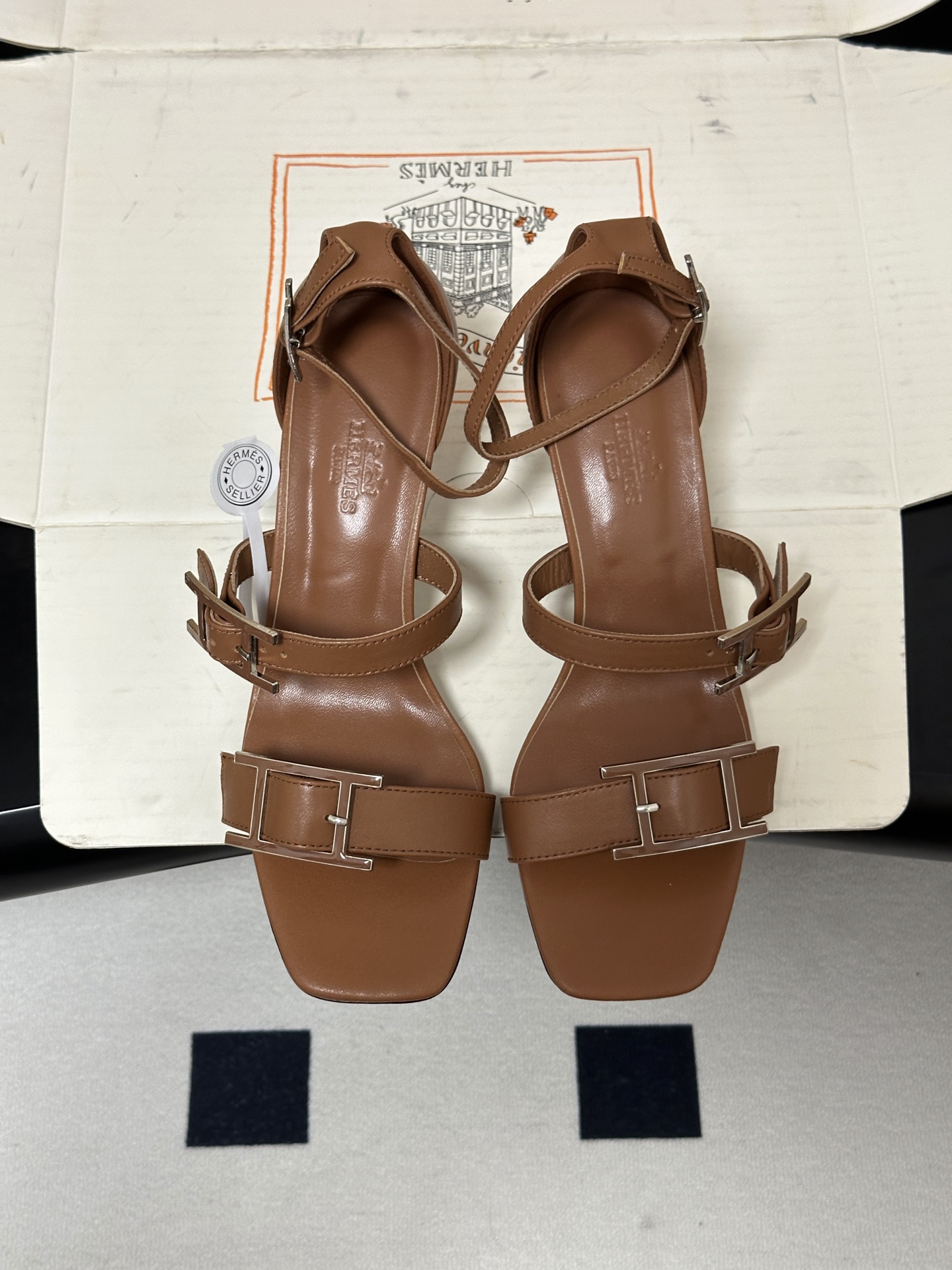 顶级品质（配高档飞机盒✈️）Hermes 爱马仕🐎 H家 2026 春夏新款 Liv凉鞋系列经典Kell